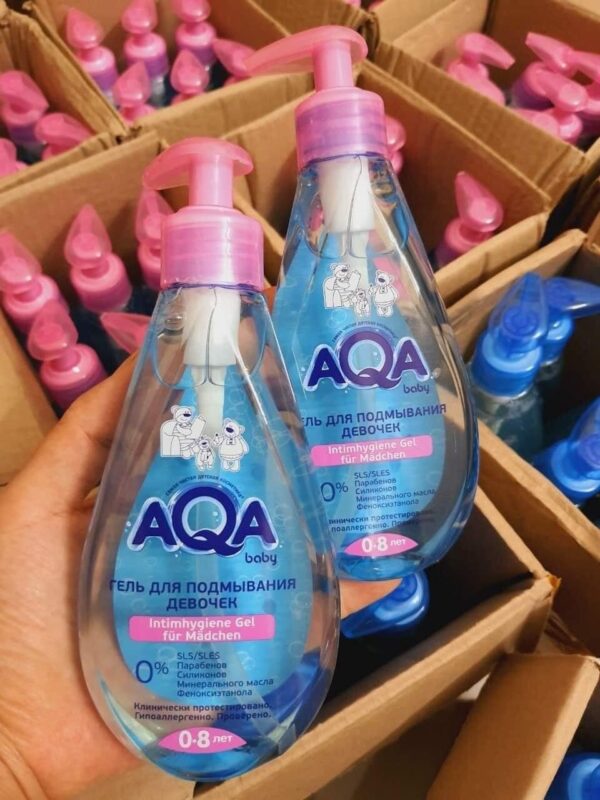 Dung dịch vệ sinh AQA Baby Nga dành cho bé gái , bé trái dạng gel 250ml (từ 0-8y)