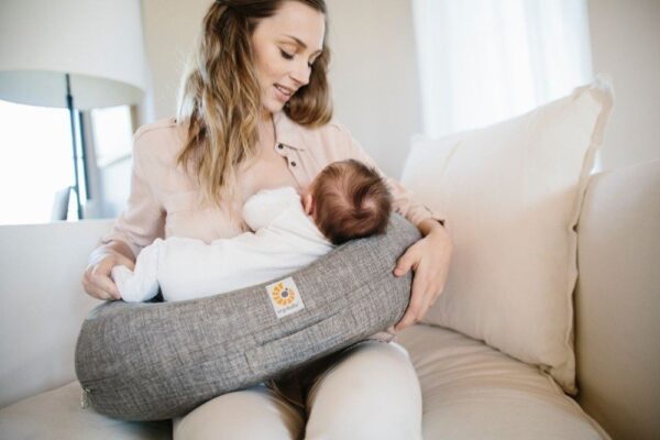 Gối cho bé bú Ergobaby Pillow Xám chính hãng